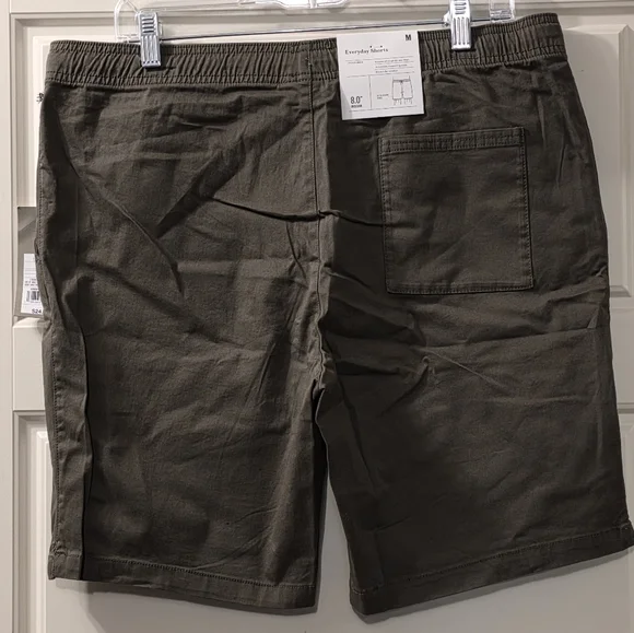 Mens Every Day Shorts In Green - Picture 3 of 4